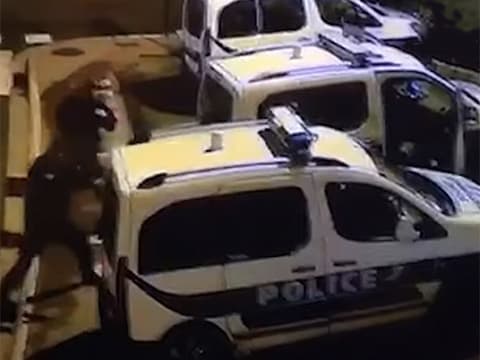Cannes : l'agression des policiers filmée par une caméra de vidéosurveillance