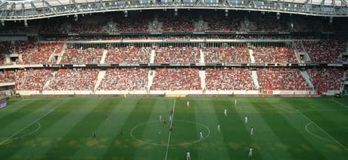 Nice bat Valenciennes 4-0 : l’Allianz Riviera donne des ailes aux aiglons