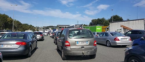 Vitesse réduite à 90 km/h sur l'A8 : un tollé général