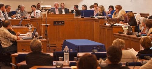 Jean Leonetti : du Conseil des Ministres au Conseil Municipal