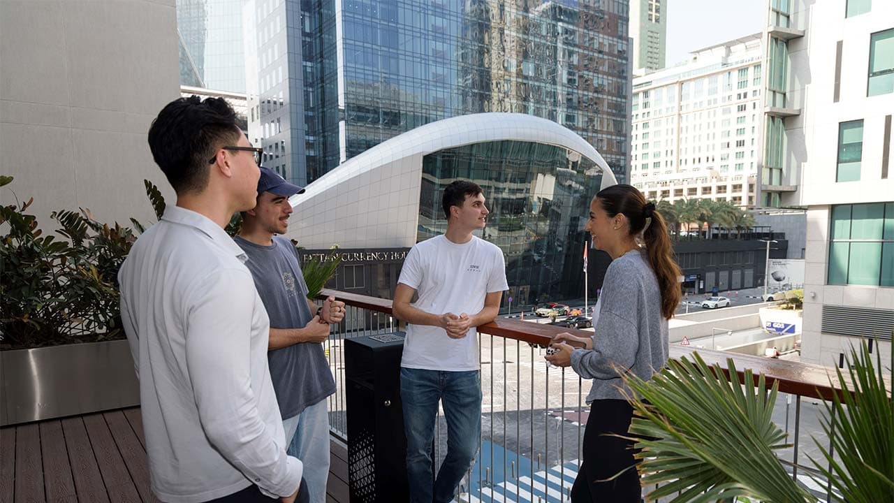 SKEMA va former les nouveaux talents du luxe avec LVMH