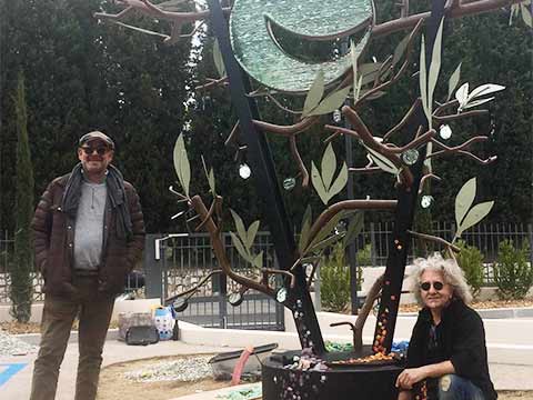 Opio : "L'arbre à rencontres", une sculpture à quatre mains de Kristian et Gilles Deverchère