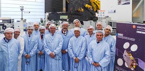 Cannes : le ministre de la Défense brésilienne chez Thales Alenia Space