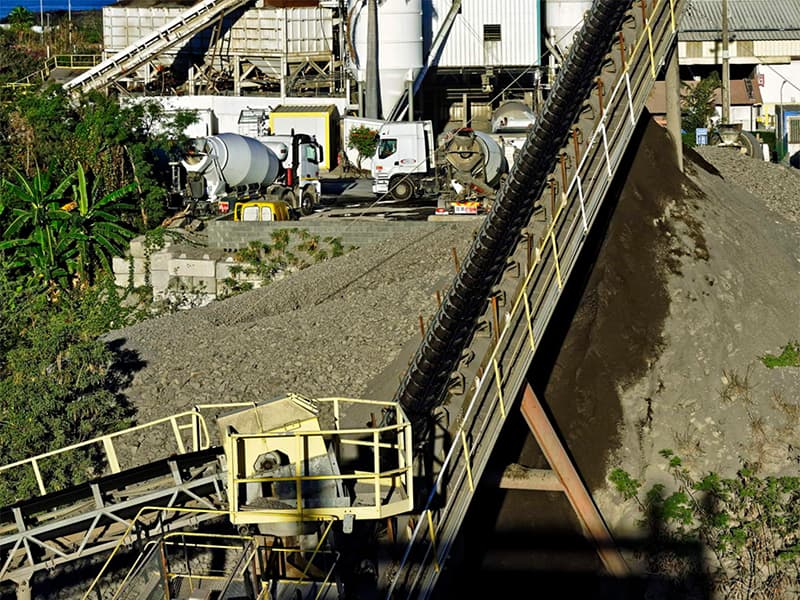 Carros : acquisition majeure d'Audemard (matériaux de construction) sur la Réunion