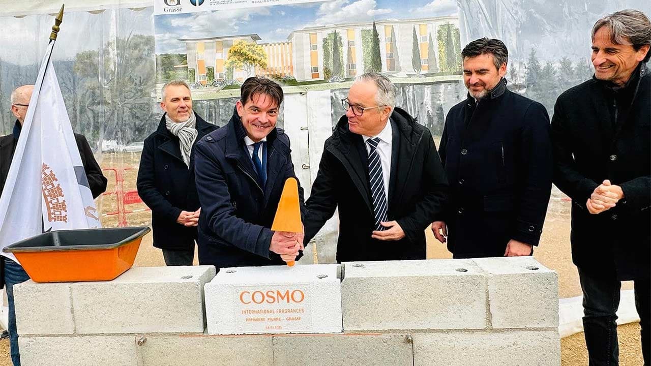 Parfums : Grasse surfe sur le naturel avec Cosmo et Givaudan