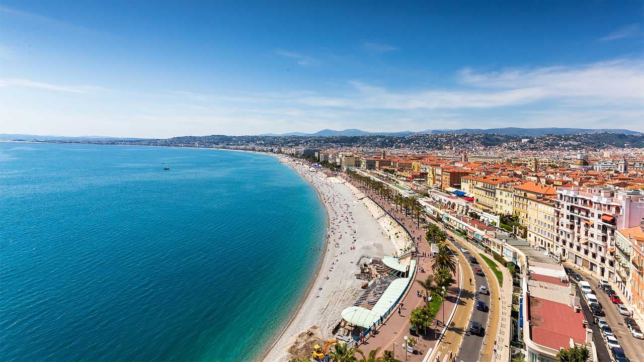 Le Pavillon Bleu 2025  pour 28 plages azuréennes et 7 ports mais...
