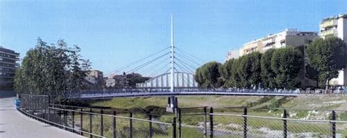 Nice : une passerelle futuriste pour enjamber le Paillon