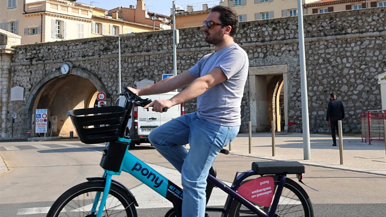 La CASA lance son service de VAE en libre service : Pony ou Lime ?