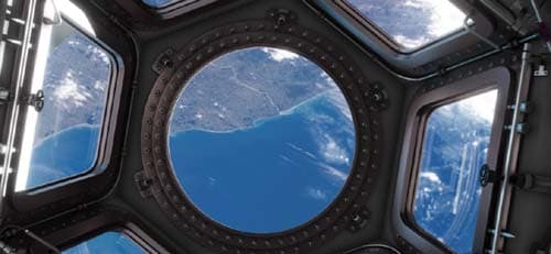 Thales Alenia Space : une "chambre de l'espace avec vue sur terre"!