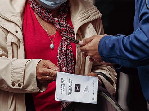 Covid 19 : le pass sanitaire entre aujourd'hui dans notre vie quotidienne