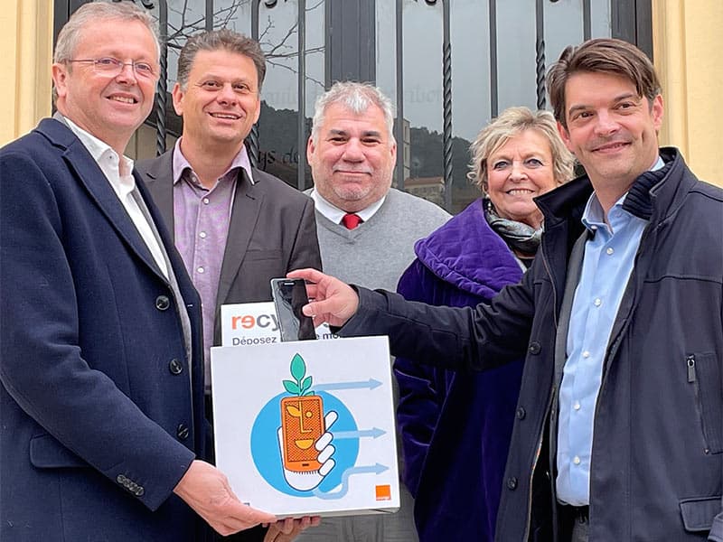 Les maires lancent un grand challenge avec Orange pour le recyclage des mobiles