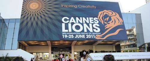 Cannes : le plus long tapis rouge du monde posé jeudi sur la Croisette!