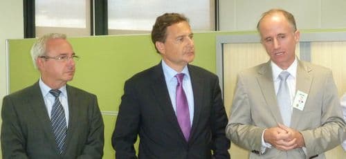 Eric Besson en visite chez Gemalto