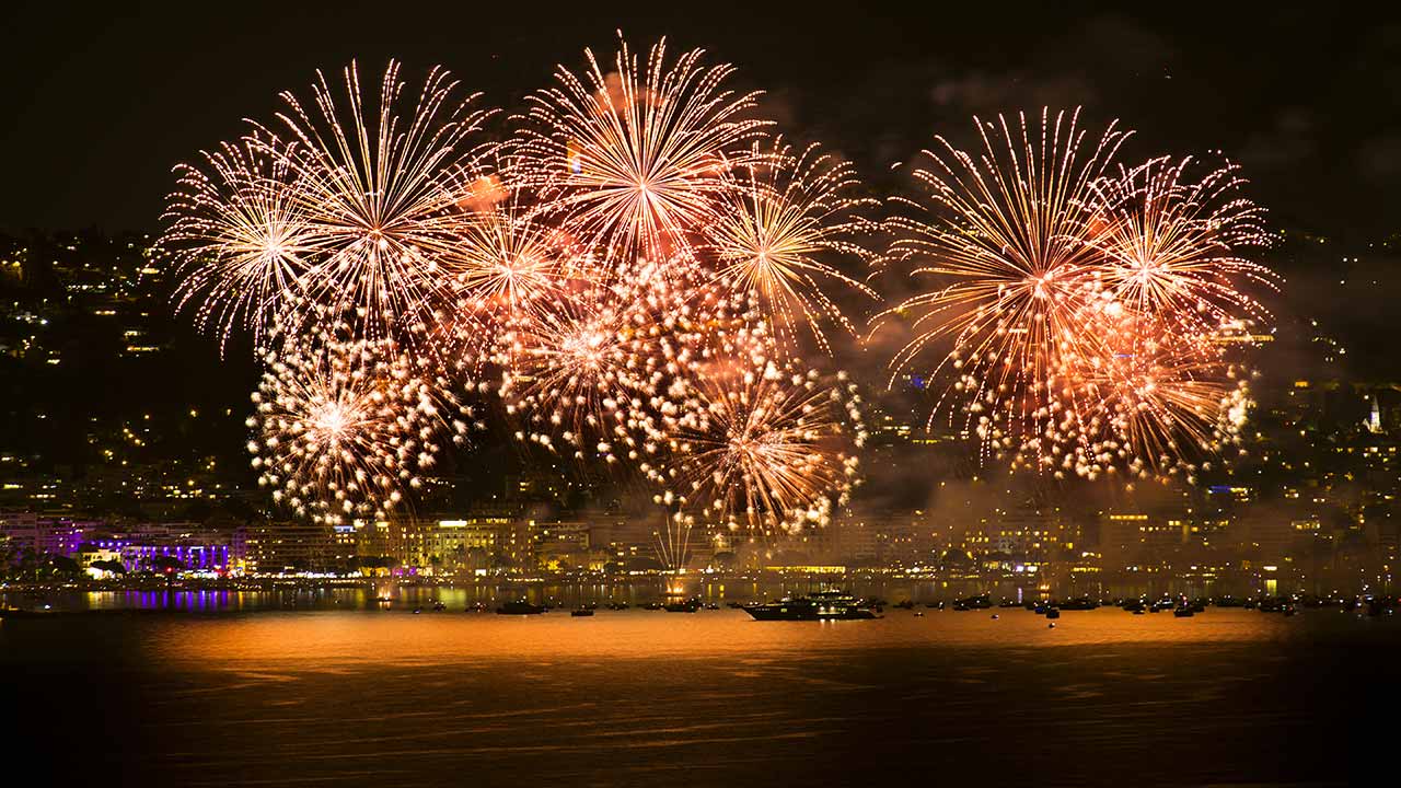Festival d'Art Pyrotechnique Cannes : Sirotechnics décroche les étoiles