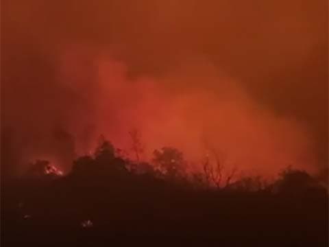 Eteint ! L'énorme incendie du Var, noyé par les inondations éclairs