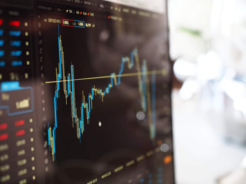 NL stock market closes just shy of key 15000, a record hit