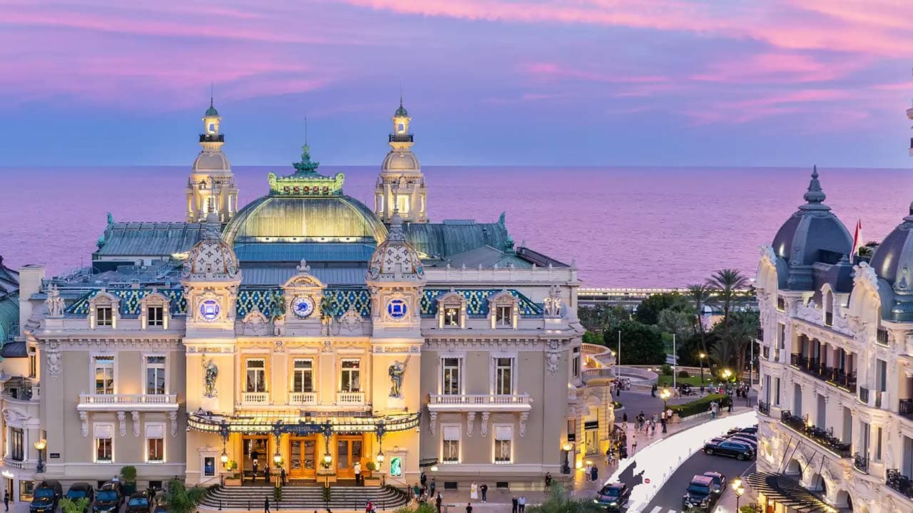 Monaco : la SBM surfe sur la vague de sa saison estivale