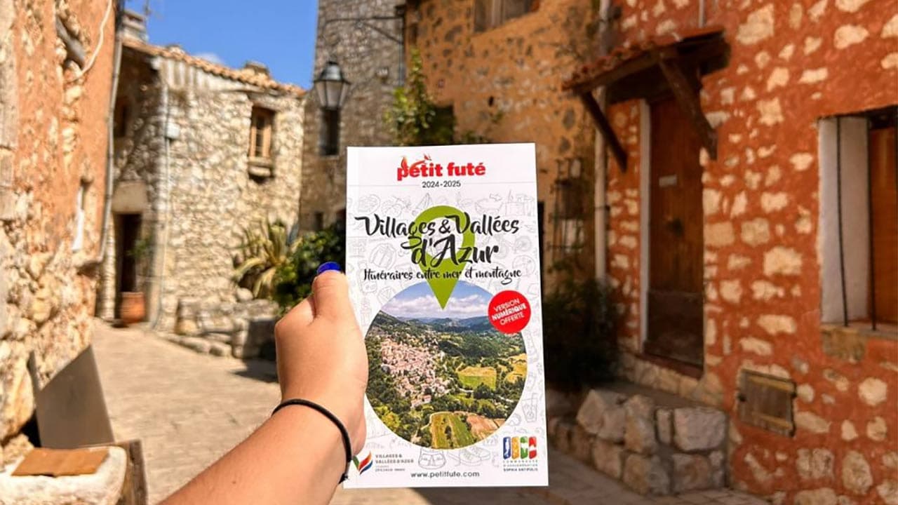 Balades : entre mer et montagne avec le guide Villages et Vallées d’Azur